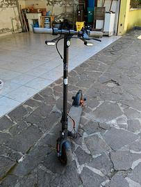Segway-Ninebot, Monopattino Elettrico, Mod. F40I