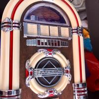 Radio  Jukebox  miniatura.