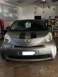 Toyota iQ