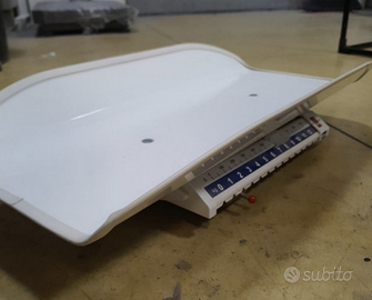 Bilancia meccanica pesaneonati