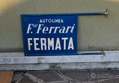 insegna bifacciale con staffa 