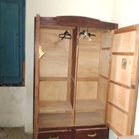 armadio antico in legno 