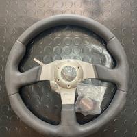Volante sportivo MOMO DESIGN