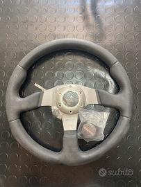 Volante sportivo MOMO DESIGN