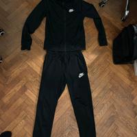 TUTA NIKE NERA NUOVA (PREZZO TRATTABILE) 