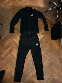 TUTA NIKE NERA NUOVA (PREZZO TRATTABILE) 