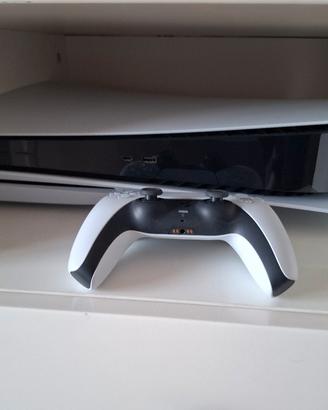 PS5 + Volante Logitech G29 con supporto + 2 giochi