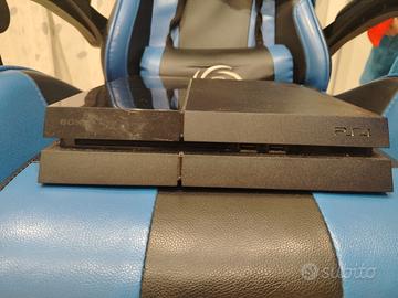 ps4. Due controller+4 giochi+cavi. 