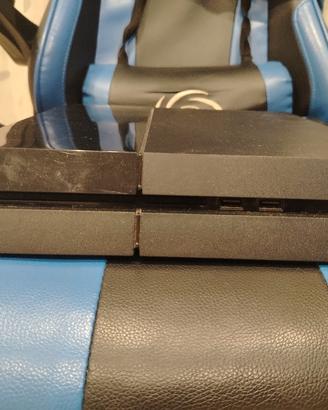 ps4. Due controller+4 giochi+cavi. 