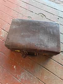 vecchie valigie in pelle