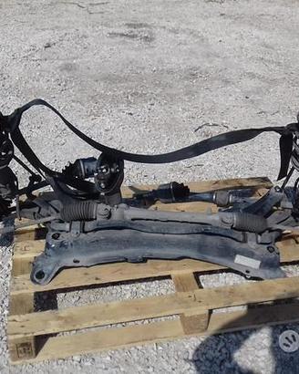 Avantreno Toyota yaris 1500  anno 2015 ricambi