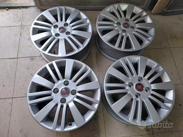 Cerchi in lega da 15 pollici per Fiat grande punto