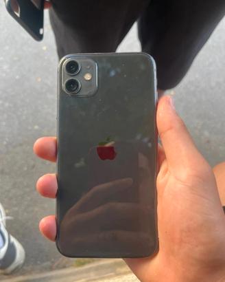 iPhone 11 64GB Nero - Condizioni Ottime (SIM LOCK)