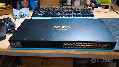 Switch Aruba R8N88A Serie 6000