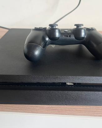 PS4 Slim 500GB + Controller originale + 4 giochi