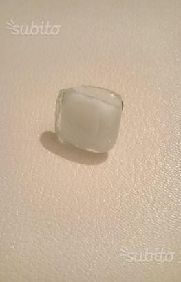 Anello in vetro bianco
