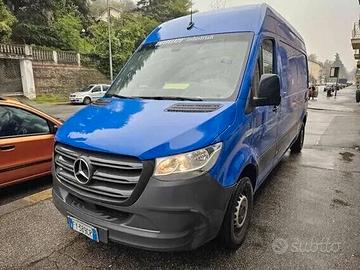 DISPONIAMO DI RICAMBI AUTO MERCEDES SPRINTER 2020 