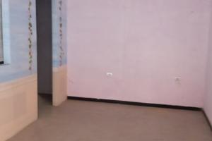 Zona centro: piccolo negozio