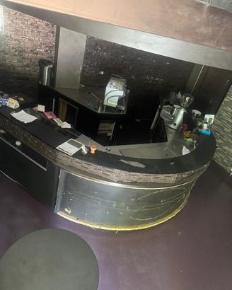 BANCONE BAR/RISTORANTE COMPLETAMENTE ATTREZZATO