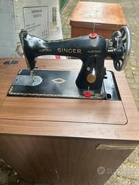 Macchina da cucire marca singer