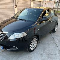 Lancia Ypsilon 1.2 69 CV 5 porte S&S Platinum