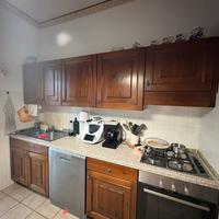 Cucina in legno scuro