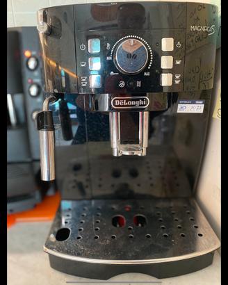 Macchina a caffè Delonghi automatica Magnifica S