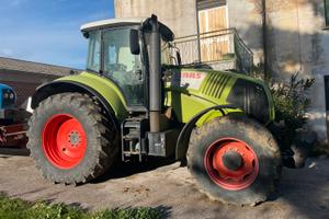 Trattore Claas Axion 810