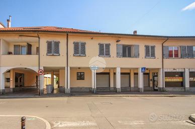 2 LOCALI A MACHERIO
