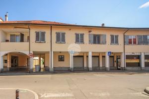 2 LOCALI A MACHERIO