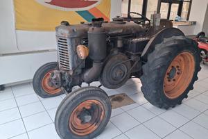 Trattore d'epoca Landini testacalda