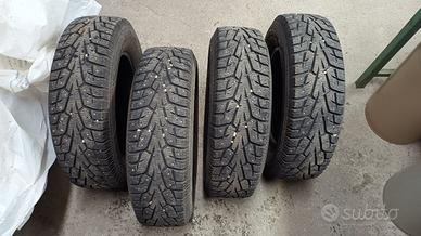Pneumatici chiodati 205/70R15