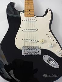 Squier made in Korea + Amplificatore+ pedaliera.