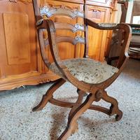 Poltroncina in legno e tessuto