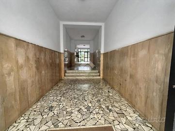3 LOCALI A NAPOLI
