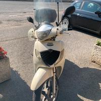 Honda sh 150i bianco