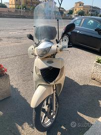 Honda sh 150i bianco