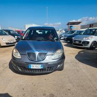 Lancia Ypsilon 1.2 16V Platino