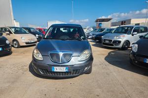 Lancia Ypsilon 1.2 16V Platino