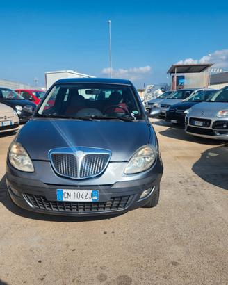 Lancia Ypsilon 1.2 16V Platino