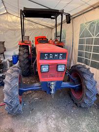 Trattore, rimorchio e trincia.