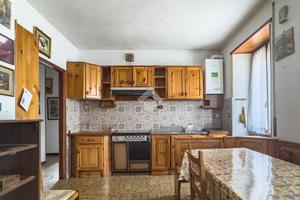5 LOCALI A RONCIGLIONE