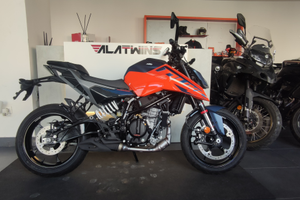 KTM Duke 125 New _ Usato Permutabile