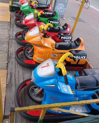 Pista moto elettriche a batteria ricaricabile.