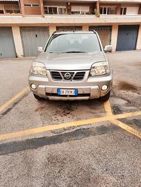 auto nissan X-Trail 