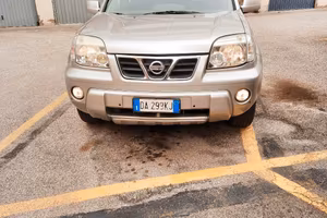 auto nissan X-Trail 