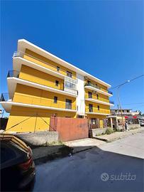 Ampio appartamento con infissi e persiane nuove