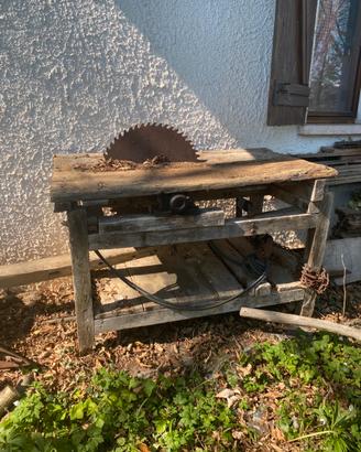 Sega Circolare Antica Vintage con piano in legno