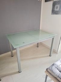 Tavolo in vetro