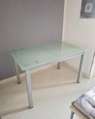 Tavolo in vetro